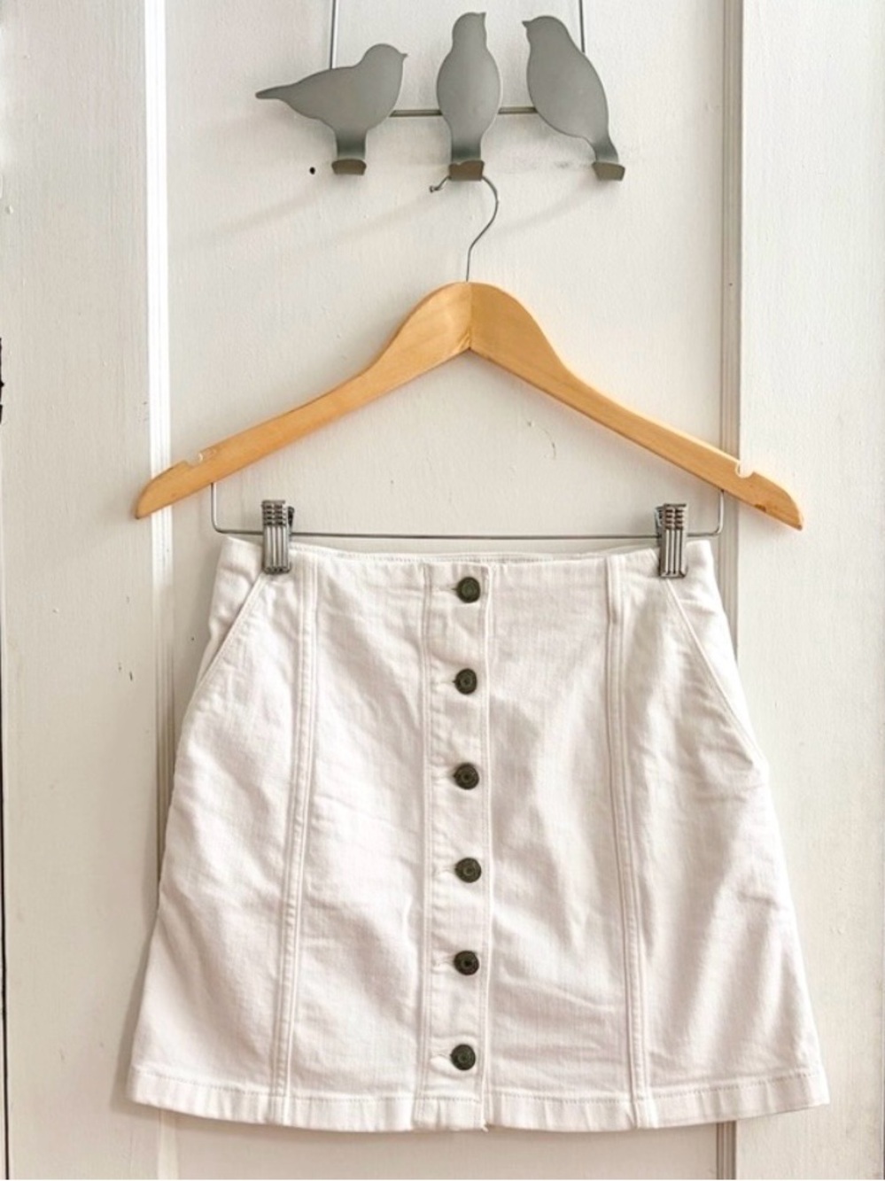 Aritzia Button-Front Women's White Mini Jean Skirt